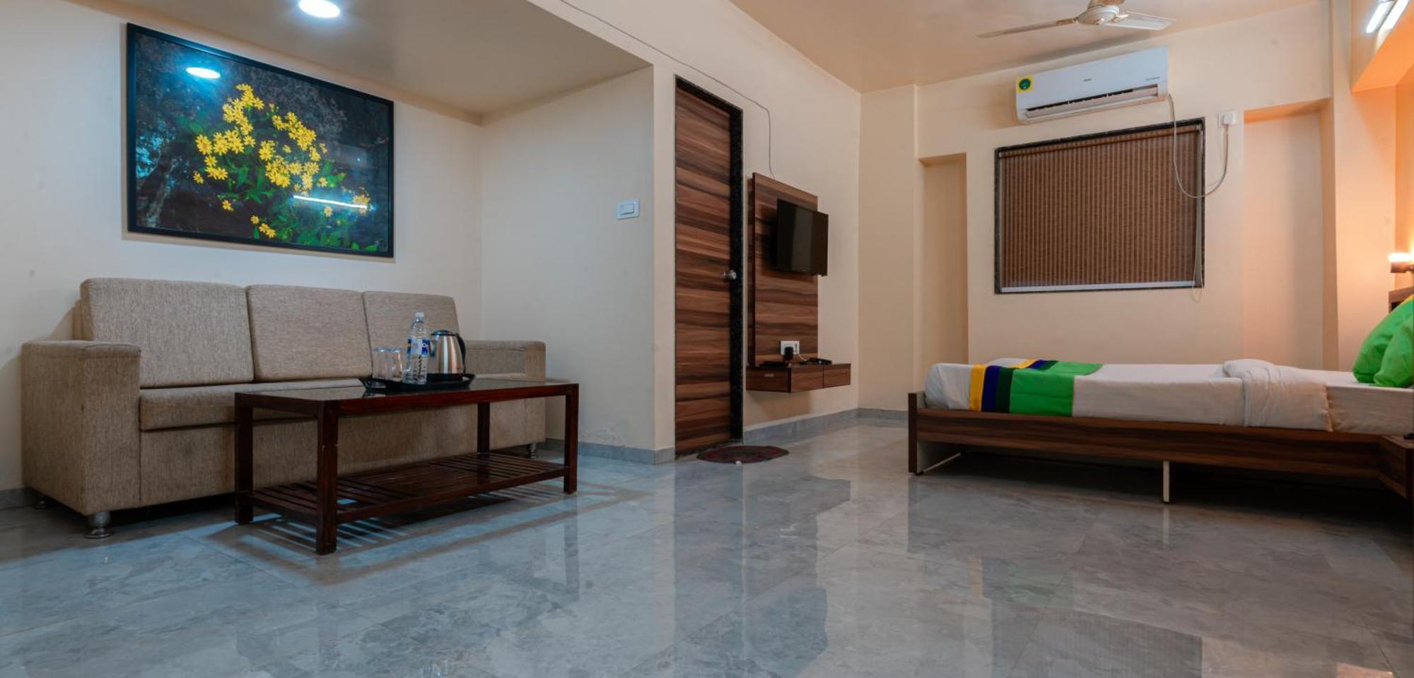 Hotel Treebo Trend The White Castle Pune Exterior foto