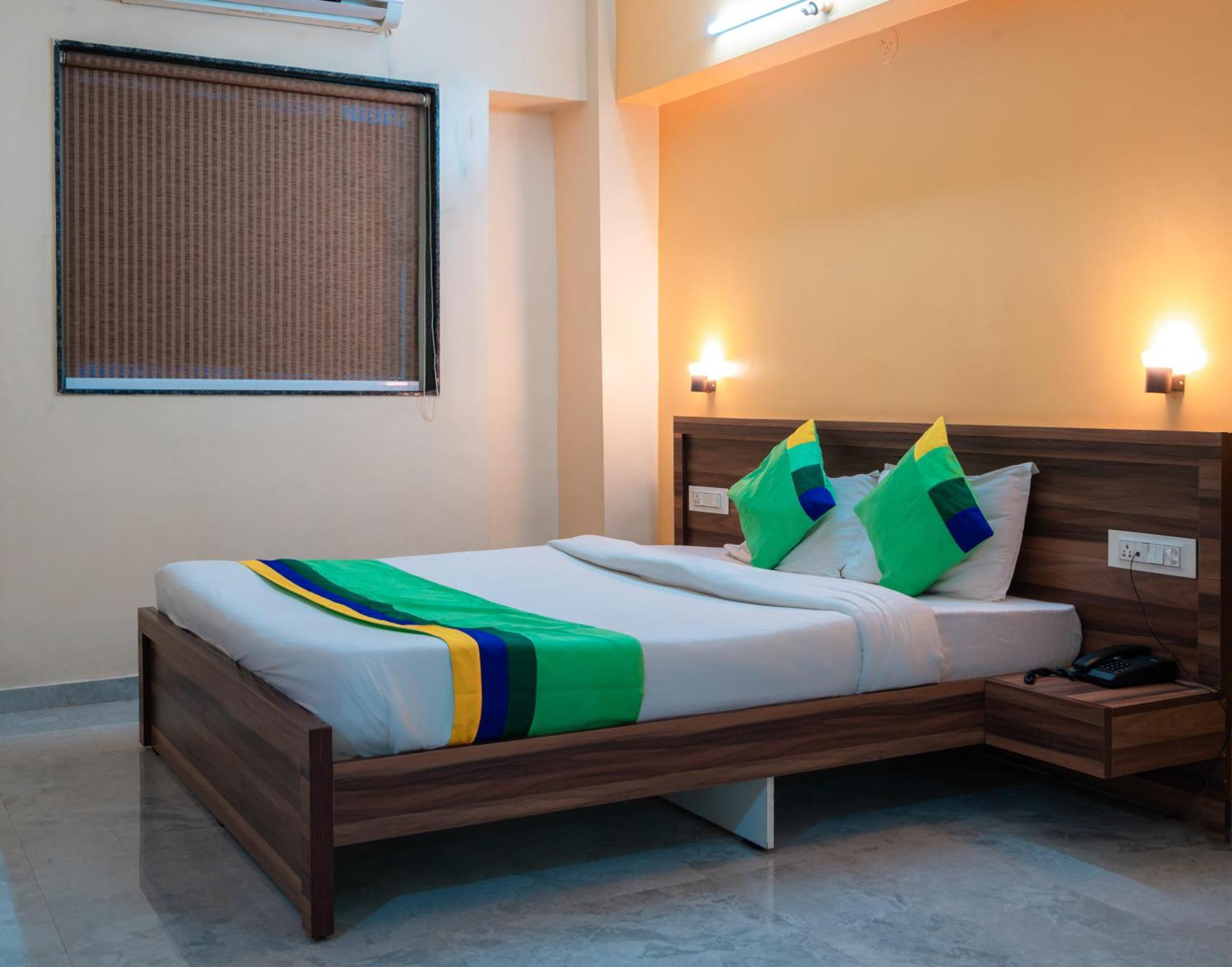 Hotel Treebo Trend The White Castle Pune Exterior foto